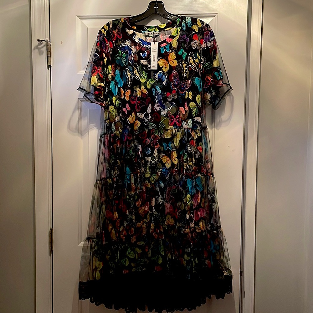 NEW WITH TAGS. Alice and Olivia Dress